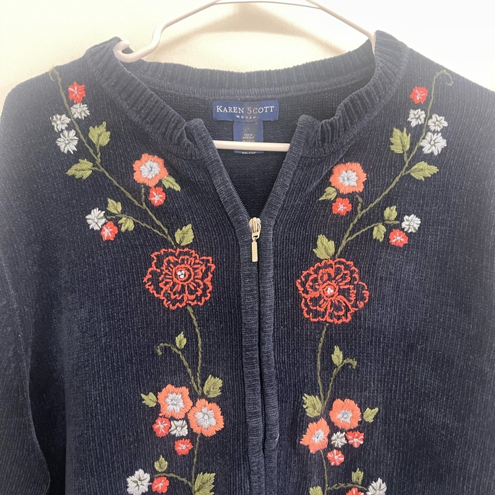 Vintage cottagecore Grandmacore Navy Floral Embroidered Cardigan‎ Jacket - Picture 2 of 5